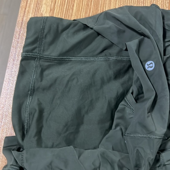 Lululemon workout shorts - Picture 4 of 5